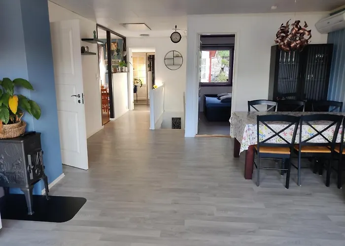 Feelhome 3 Bedroom Near University